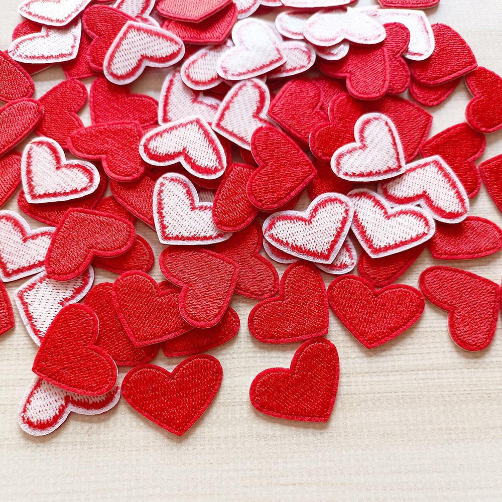 20 ks Barevné nášivky ve tvaru srdce s výšivkou srdce, aplikace, nášivka na oblečení, dekorace