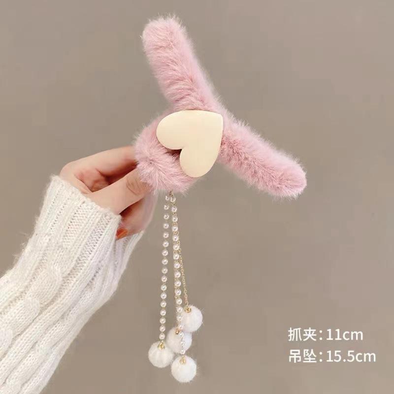 Winter Love Heart Plush Claw Clip Temperamental Tassel Hair Clip Fashion Girls Hair Accessories Clip