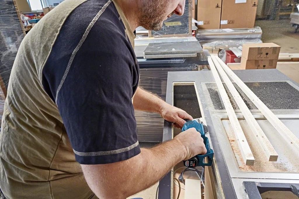 Bosch Professional Cordless Planer Blades Stored In Main Body Charger Sold 10.8V (2 Installed + and Separately) GHO10.8V-20H