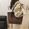 Fashion Large-capacity Color Matching Casual New Casual Simple Trend Commuter Tote Shoulder Bag