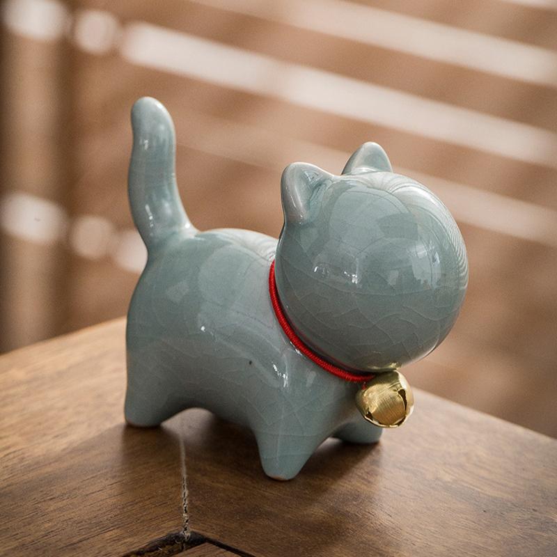 Adorable Kitten Miniature Figurine Ceramic Cat Ornament with Bell Micro Landscape Desktop Decor For Cat Lovers