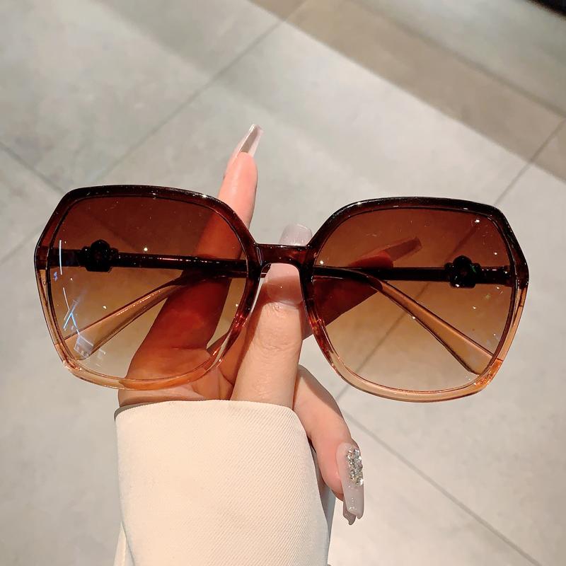 Stylish Design Gradient Shades Fashion Square Women's Sun Glasses Oversize Decoration Sunglasses for Travelling Driving
