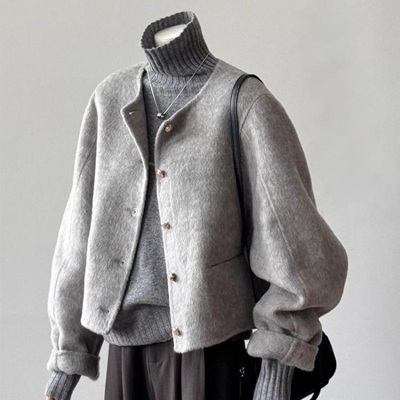 

Korean Style Gray Short Coat & High-Neck Sweater Autumn Outfit Set for Women S (Recommended for 85-95 jins)