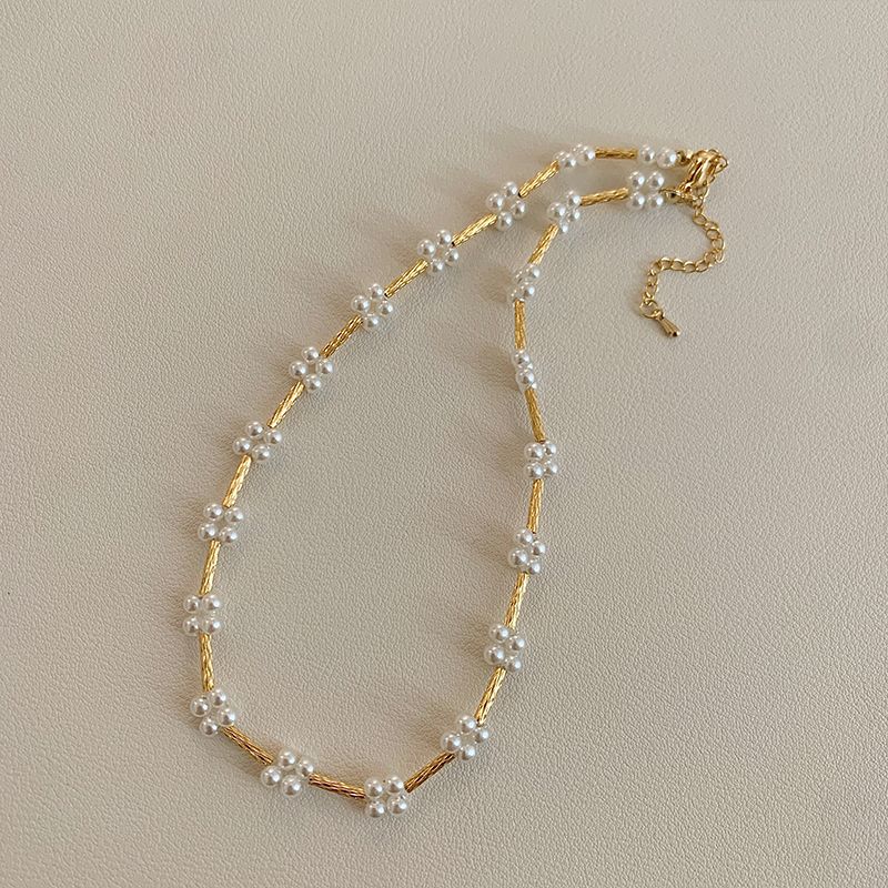 

Высококлассное ожерелье-чокер с жемчужным цветком класса люкс для женщин, 2025 год, новый нишевый дизайн, темпераментные аксессуары Gold