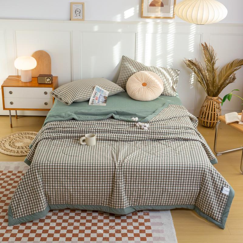 Light Luxury Simple Plaid Quilt Summer Lightweight Comforter Machine Washable Soft Comfortable Breathable Can Sleep Naked