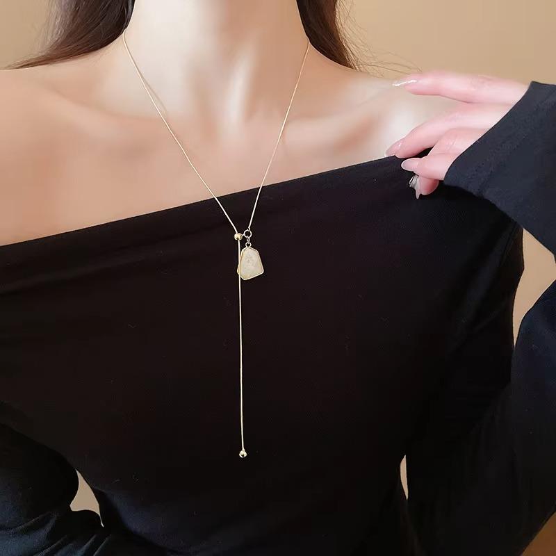 Gold Plated Irregular Round Pendant Necklaces for Women Luxury High-end Adjustable Necklace Fashion Charm Jewelry Daily Wear