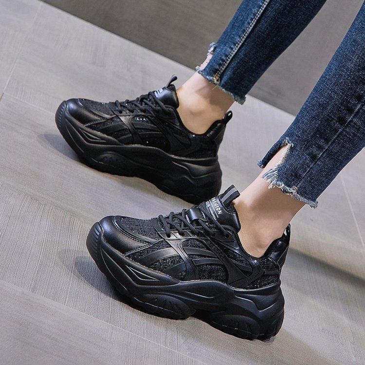 Herbst und Winter neue Muffin-Boden Kreuzriemen Sportliche Freizeitschuhe dicke Sohle erhöhend retro vielseitige Dad-Schuhe Damen