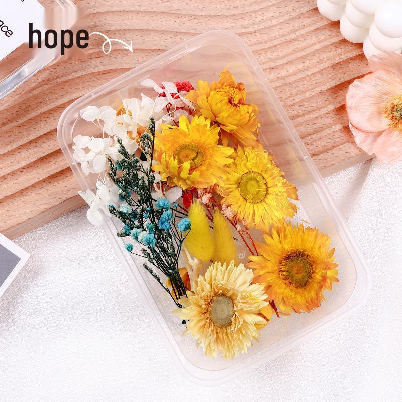 Eternal Dried Flower Photo Frame Decoration – Handmade Air-Dried Bouquet Ornament for March 8th