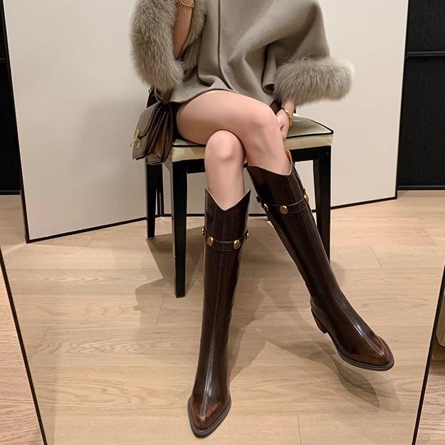 Metal buckle Maillard 2025 new pointed V-mouth straight knight boots women's big tube circumference thin thick heel boots