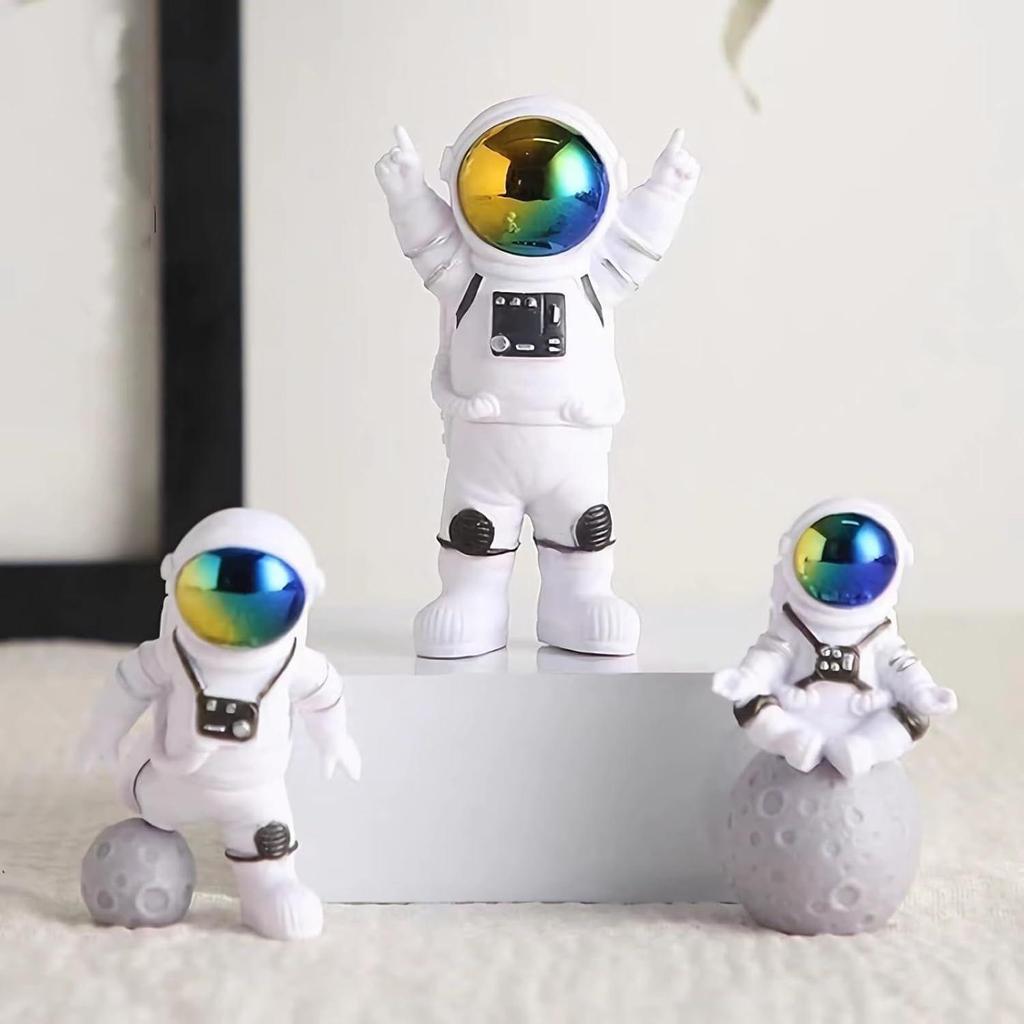 3pcs Astronaut Figurine Home Decor Astronaut Statue Sculpture Showpiece Decor Golden (Gradient Blue)