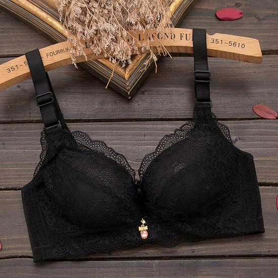 

Белый бюстгальтер с подкладкой Yijiawen: Присборенный дизайн, без стального кольца, сексуальный верх, толстый низ, идеально подходит для маленькой груди и молодых девушек. 80B