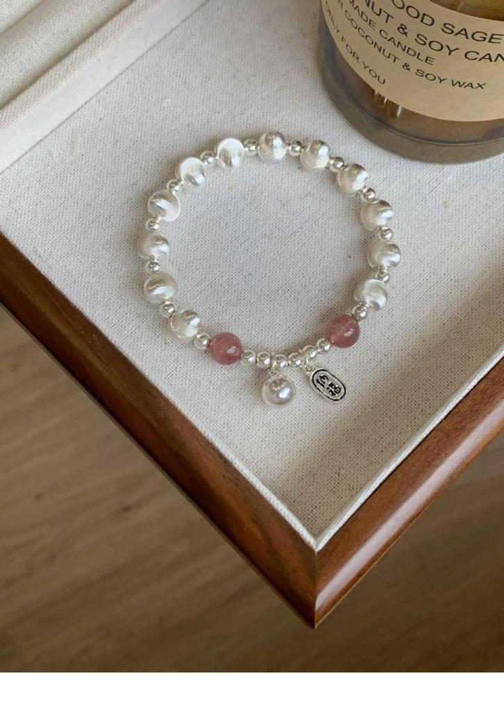 Women's Retro Geometric Bracelet with Strawberry Beads and Chinese Hanzi Pendant