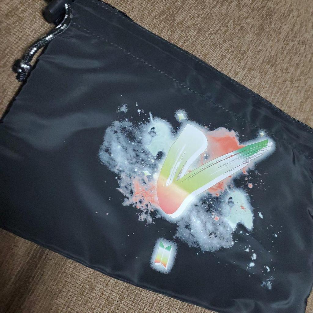 [USED] BTS Official V Taehyung Sacoche Pouch
