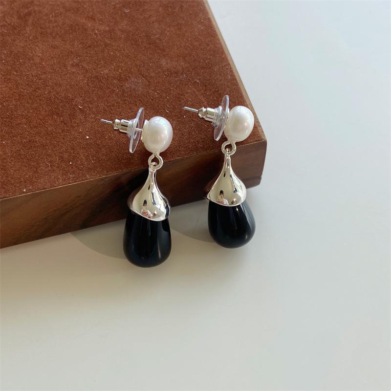 

Серьги-капли из голубого агата и жемчуга - Нишевый дизайн