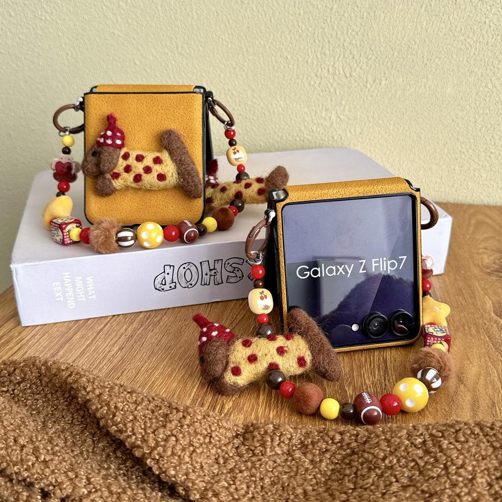 Autumn and Winter Plush Dachshund Suitable for Samsung ZFlip7 Mobile Phone Case Folding Screen Zflip6/5 Lanyard 4 Protective Case