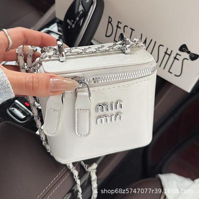 Portable Patent Leather Bag Women's 2025 New Versatile Box Small Square Bag Xiaoxiangfeng Shoulder Messenger Chain Bag