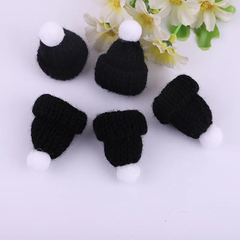 20pcs Mini Knitting Hats Christmas Mini Knitting Doll Hats Mini Wool Hat for Christmas Ornaments DIY Sewing Crafts Materials