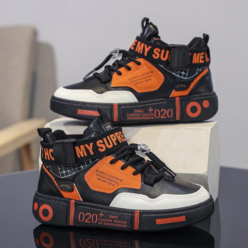 Jungenschuhe Herbst 2025 neue Kinder Studenten Sport kleine weiße Schuhe mittlere und ältere Kinder Studenten lässige High-Top Board Schuhe