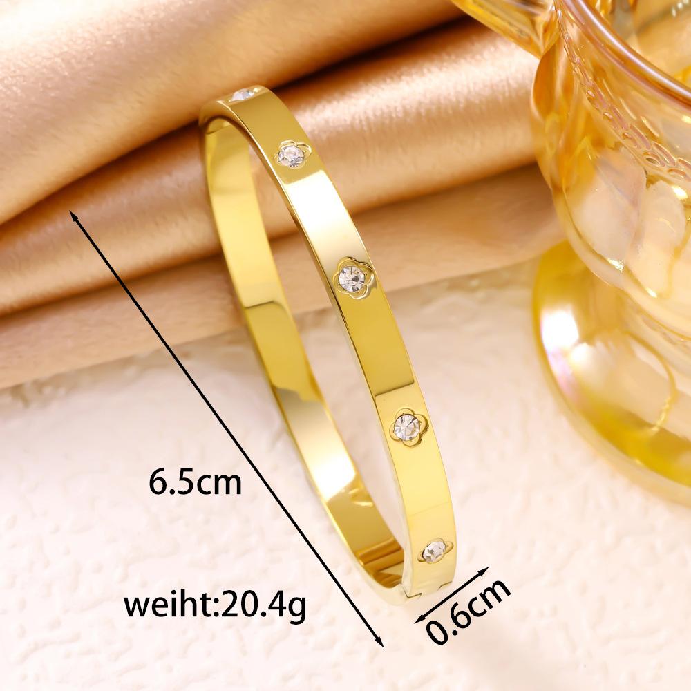 Modisches Zirkon-Kleeblatt-Armband, vakuumvergoldet, 18 Karat Gold, Damen, 2026