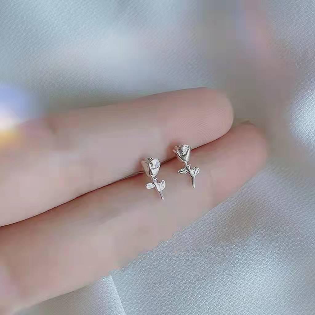 Beixi s925 Sterling Silver French Rose Stud Earrings - Elegant Floral Miniature with a Cool, Minimalist Style 925 Silver