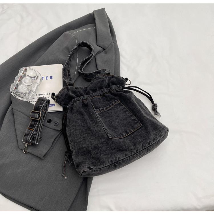 IELGY Корейская версия модной повседневной джинсовой сумки-ведра большой вместимости — фото 7