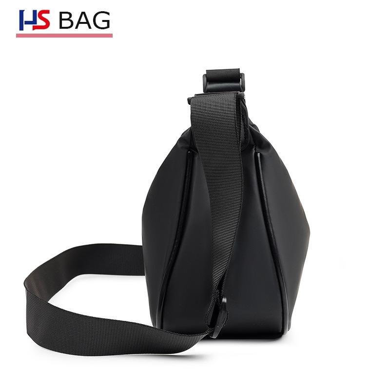 Crossbody bag men's new fashion texture simple shoulder bag Korean version casual anti-splashing large-capacity travel bag