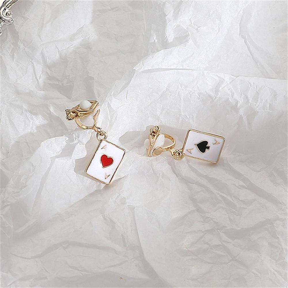 

Простые серьги с эмалью в виде игральных карт, модные серьги-подвески из металла для покера для женщин, аксессуары для ушей для вечеринок, ювелирные изделия, серьги-гвоздики, подарки