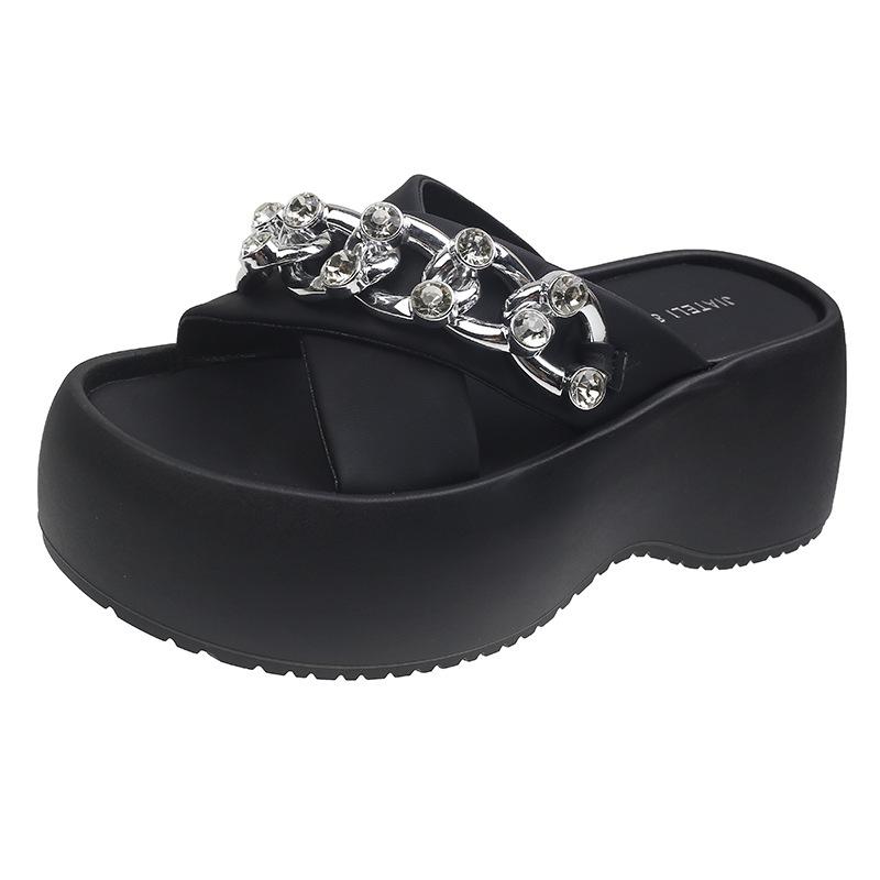 Popular Thick-bottomed Cool Slippers for Women's Outer Wear 2025 Summer New High-value Metal Chain Soft Bottom Cross-strapped Slippers for Women