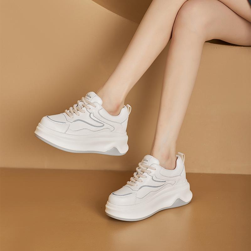 2025 autumn new leather little white shoes women's platform inner height increase sports and leisure shoes women's Korean version color matching d
