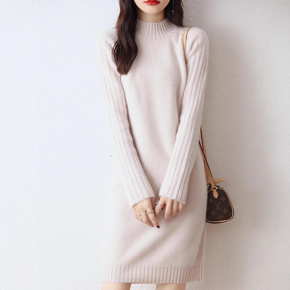 Damska sukienka dzianinowa w stylu koreańskim, dopasowana, 100% wełna - Półwysoki dekolt, pogrubiona na jesień/zimę
