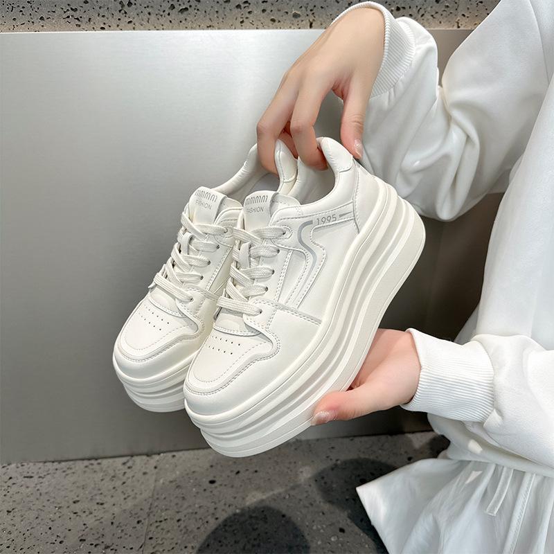 Leather little white shoes women's 2025 autumn new thick-soled heightening casual board shoes women's Korean version lace-up student shoes women