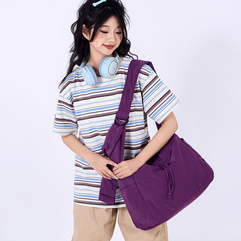 Large Capacity Women's Shoulder Bag Commuter Sports Tote Bag