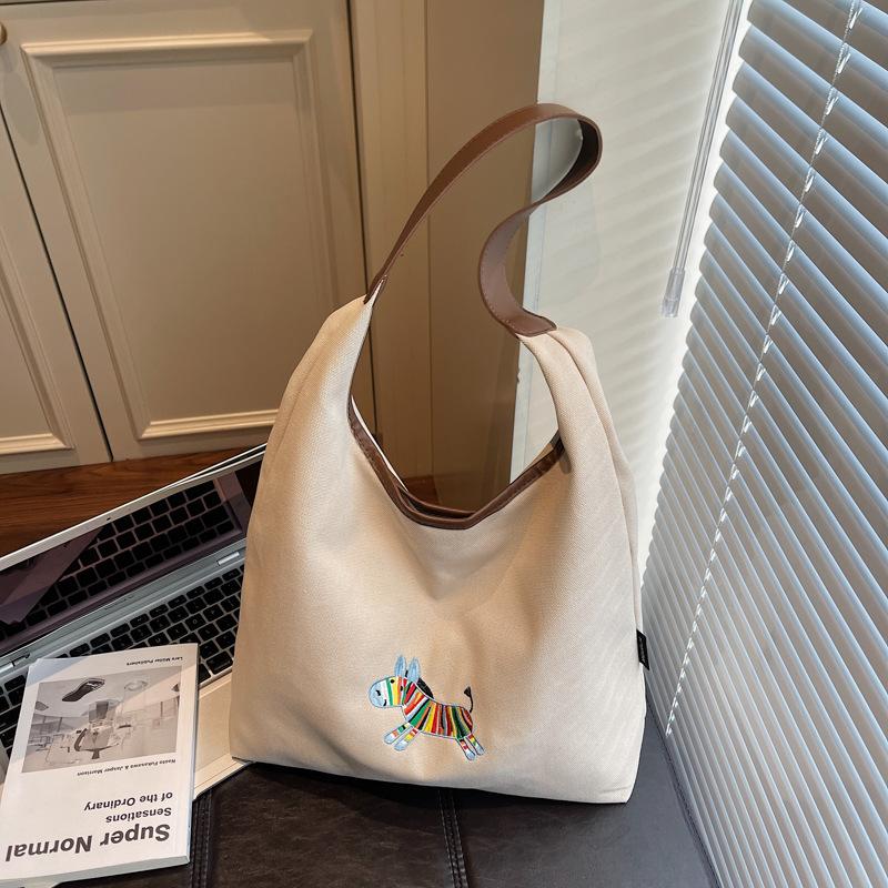 

Stylish simple large-capacity bag women s new casual and lightweight cloth shoulder bag commuter tote bag грязно-белый