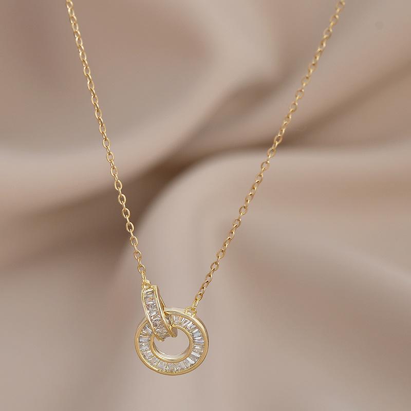 Colliers pour femmes mode coréenne sexy chaîne de clavicule féminine bijoux conception de niche sens du collier à double anneau entrelacé