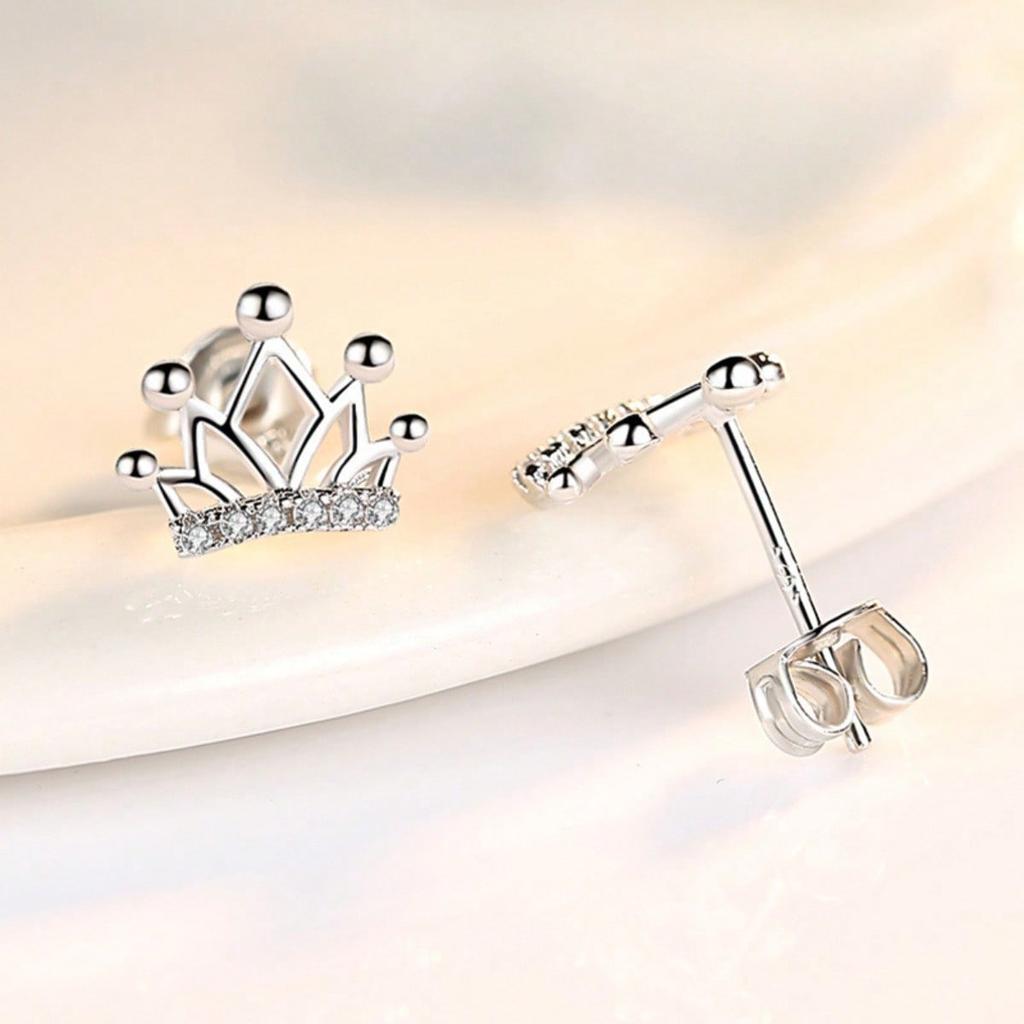 1 Pair of Fashionable Earrings for Women, Exquisite Crown Shaped Earrings, Suitable for Daily Wear and Gift Giving During Holidays