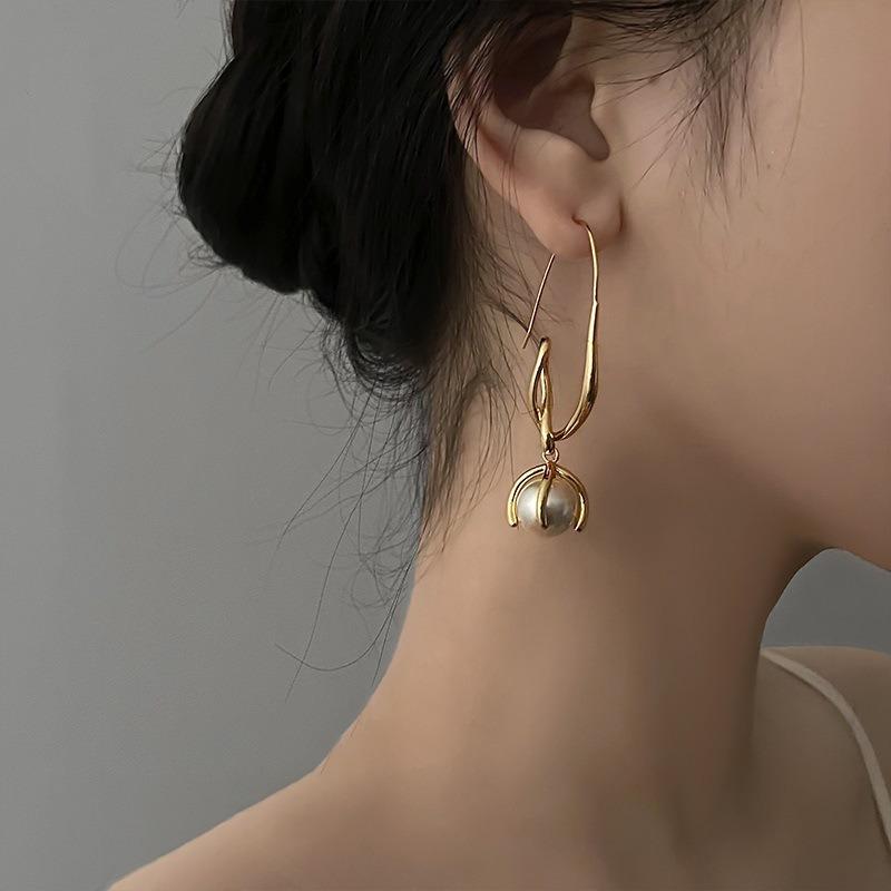 Korean Cold Style Geometric Pearl Earrings, Earrings, Simple Design Sense Fashion Ear Hook Ins Temperament Versatile Earrings