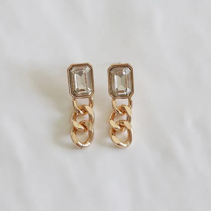 _yy42 White Gemstone Chain Drop Earrings