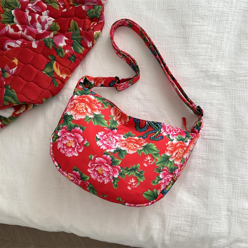 Casual Retro Winter New Casual Large Capacity Commuting Bag Fashionable Crossbody Bag Simple Highend Fashion Style Shoulder Bag