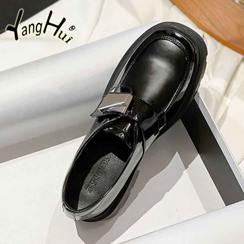 Chaussures Mary Janes à talons épais style britannique Bottes modernes 2024 Nouvelle Collection Tout-match Style coréen Plateforme Chaussures pour femmes Mode Printemps Automne