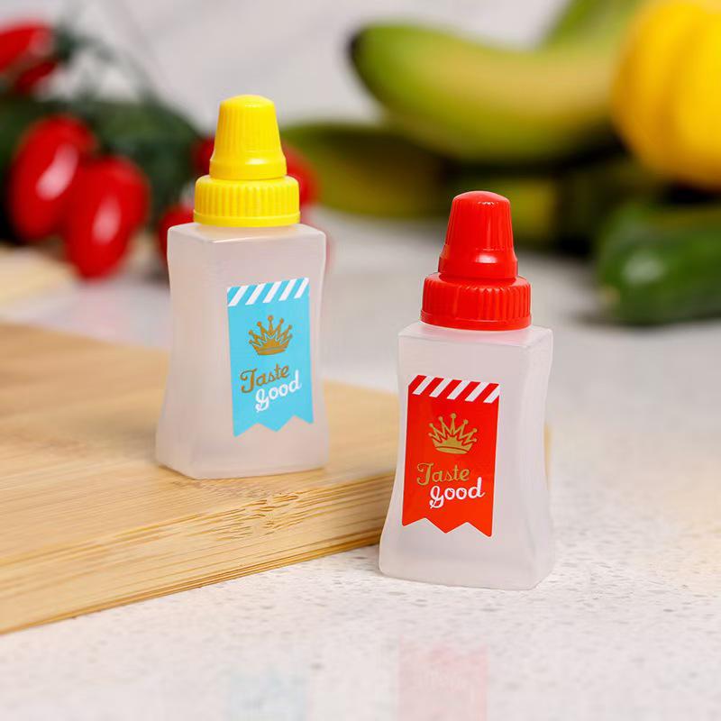 Portable Mini Squeeze Bottle for Tomato Salad Dressing and Honey Dispenser
