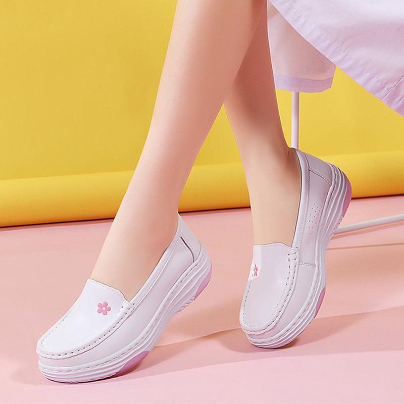 Damer Massasje Innersåle Ekte Lær Hul Pustende Sklisikker Svingesko Plattform Sykepleier Arbeidssko