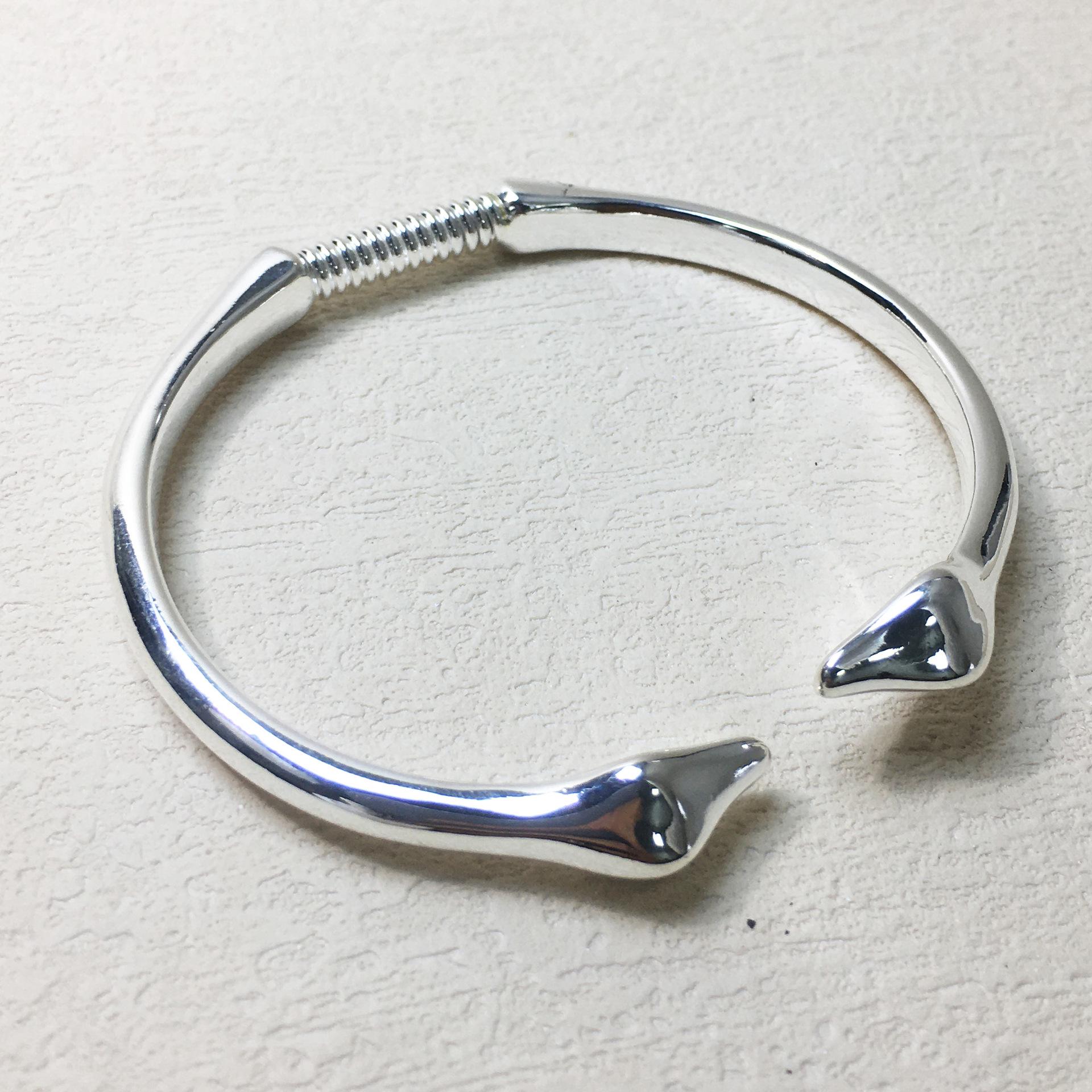 UNOde50 Women s Exquisite Fashion Bracelet - 2024 Collection