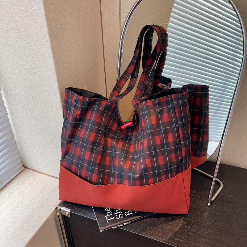 Large capacity lightweight cloth bag women's new retro plaid tote bag autumn and winter commuter casual shoulder bag