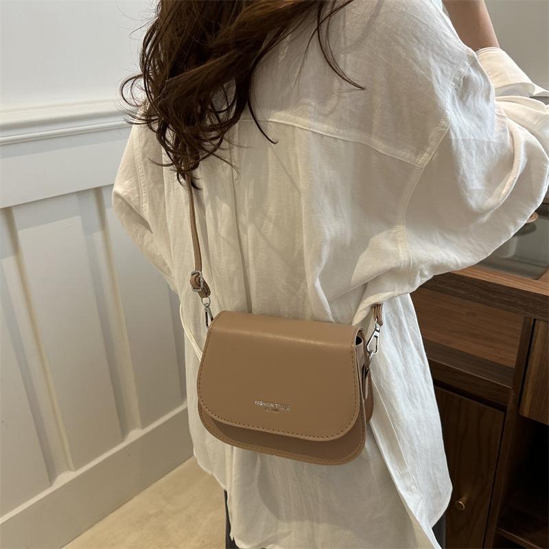 Korean Version of Small Square Bag Texture Casual Messenger Bag Cute Simple Bag Women's 2025 New Trendy and Beautiful Shoulder Bag