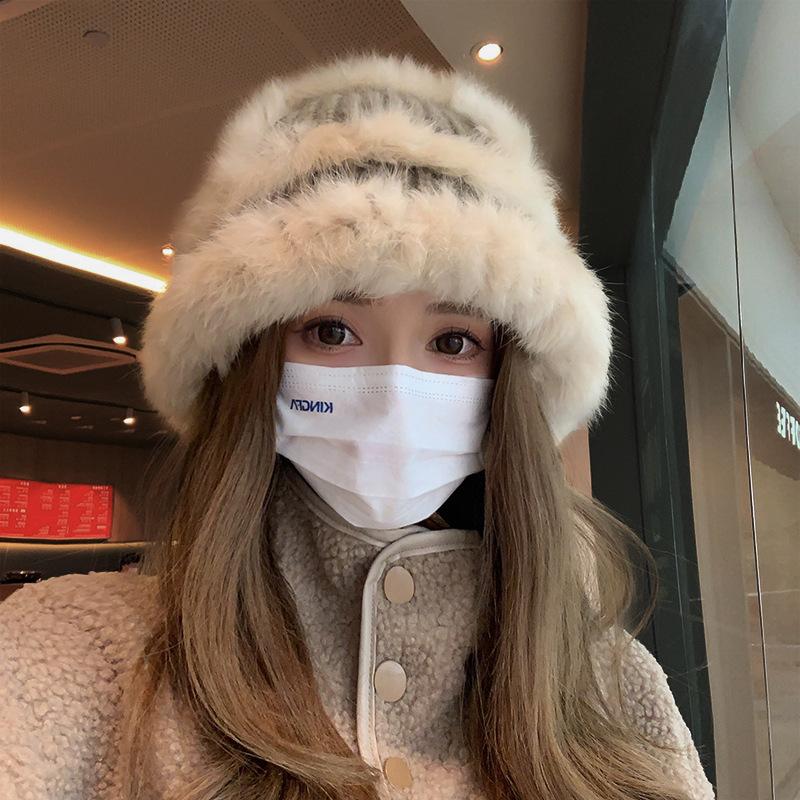 

Шапка из кроличьего меха осень и зима 2025 новая меховая вязаная шапка большой окружности головы универсальная теплая плюшевая с защитой ушей шерстяная шапка average size (54-60cm)