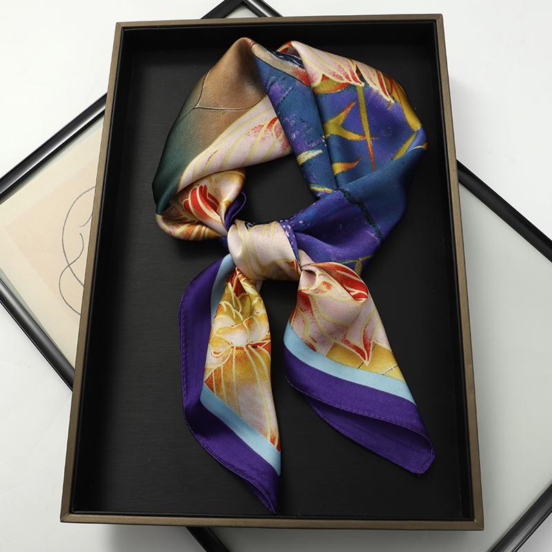 Luxusná značka Hodvábna štvorcová šatka Dámska Mačka Krk Vlasová gumička Páska Plážová Hidžáb Šatka Hlava Čelenky Bandana Dámsky Foulard 70cm