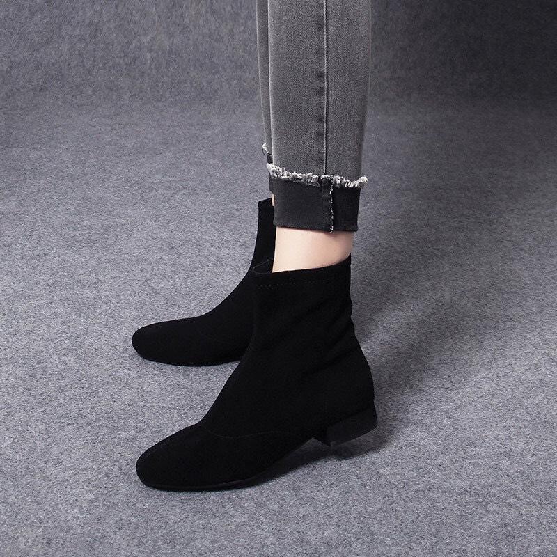 Skinny Boots Women's New Black Sheepskin Flat-bottomed Short Boots Simple Temperament Low-heeled Fashion Boots