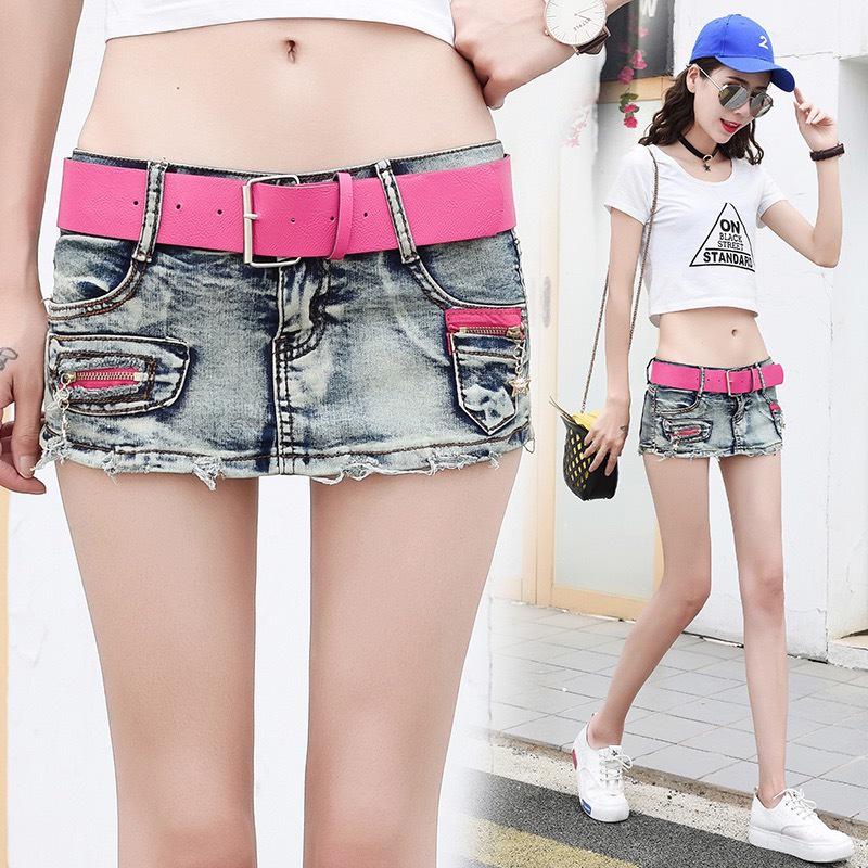 Women's Low-Rise Butt-Lifting Denim Shorts - Slimming, Stretchy, Button-Up Bodycon Hot Pants for Spring, Summer, Autumn 2024.