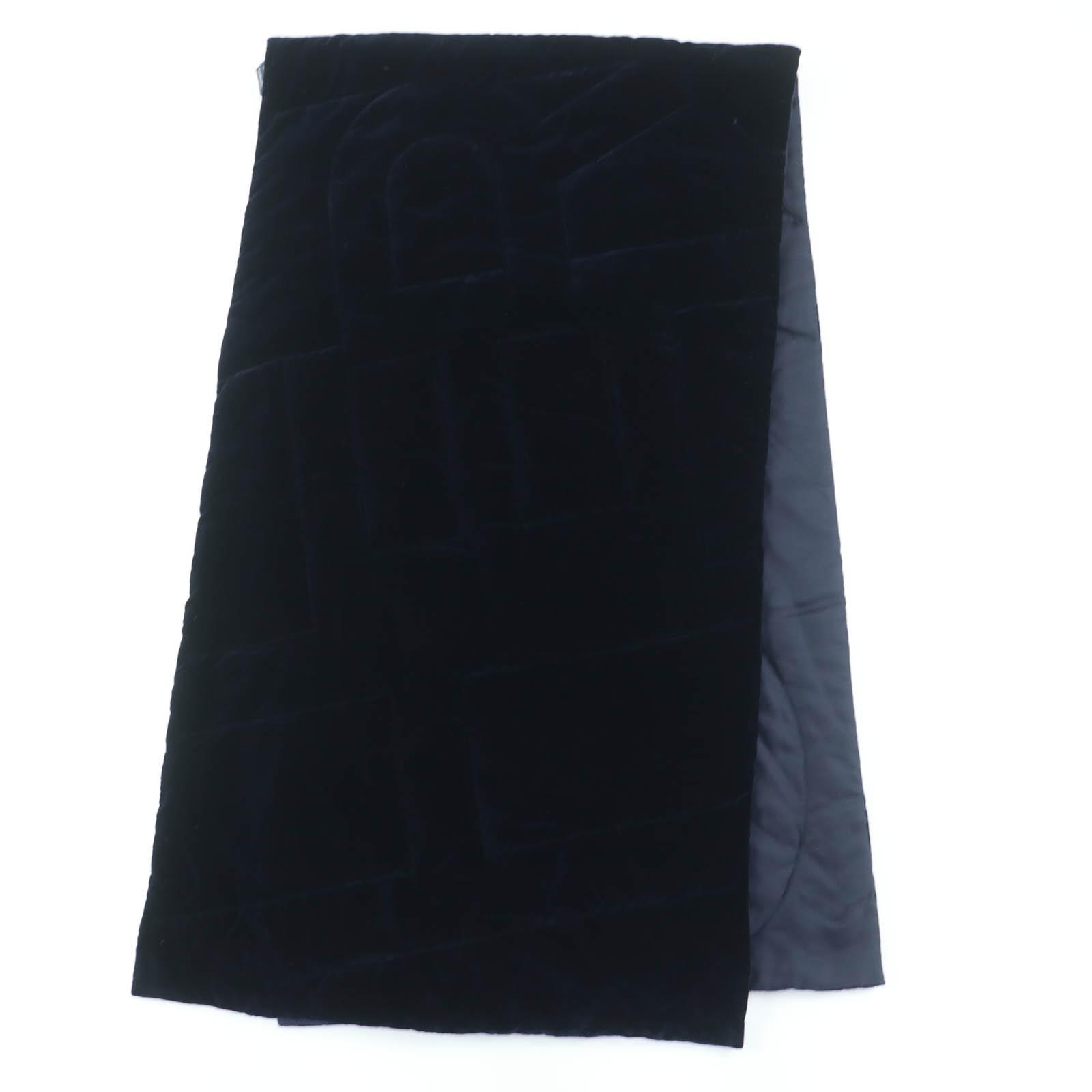 

Excellent HERMES Scarf Logo quilted padded large shawl Navy silk Women Used