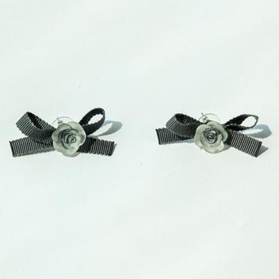 LOVUEE Frosted Rose Earrings with Gray Bow Details